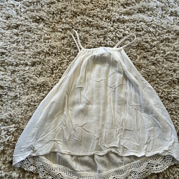 [8] H&M White Cropped Tank Top - Picture 3 of 3